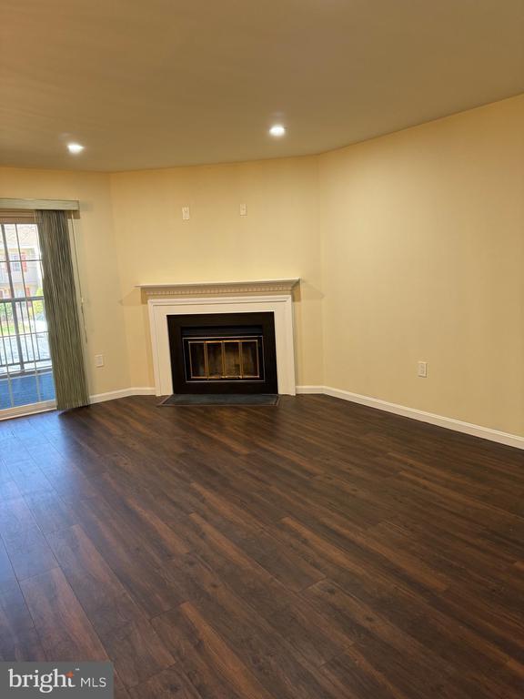 Building Photo - 168 VALLEY GREENE Cir