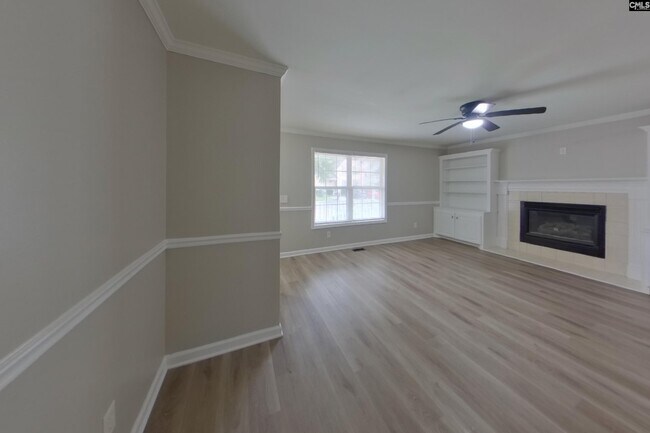 Building Photo - 229 Montclaire Cir