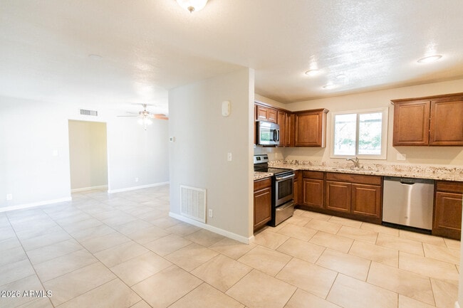 Building Photo - 1620 S Hardy Dr