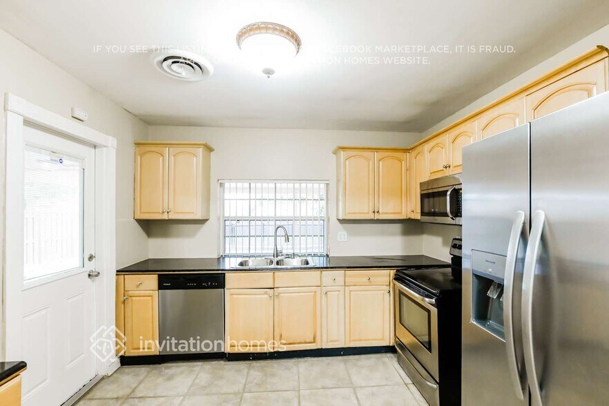 Building Photo - 1501 N 46th Ave