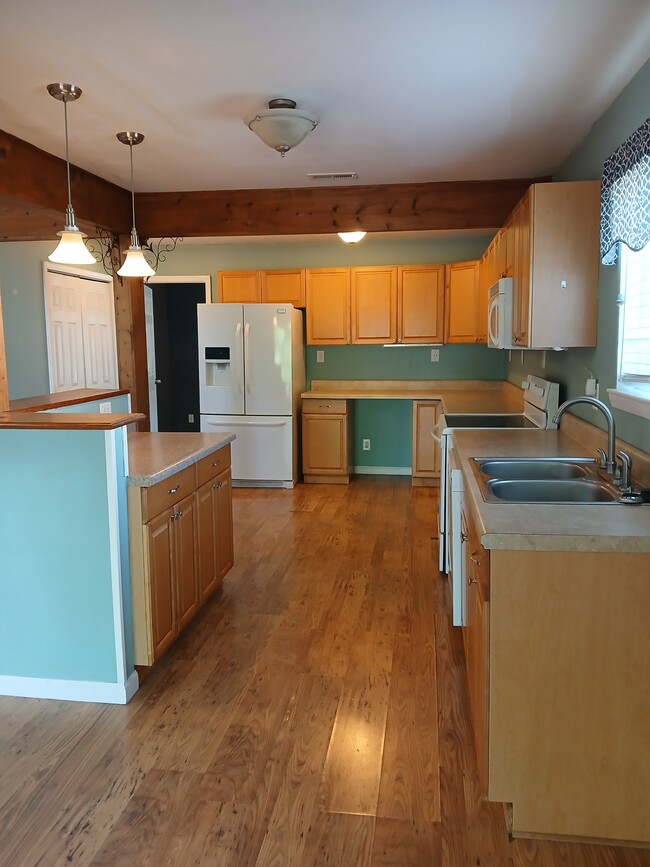 Building Photo - 2620 St Regis Ln