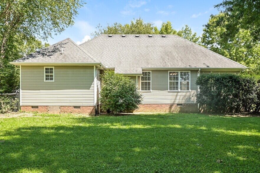 Building Photo - 113 Bristol Dr