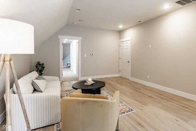 Building Photo - 1330 Marlowe Ave