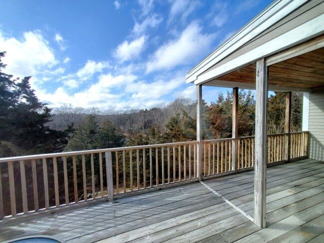 Building Photo - Winter Rental: Wingaerchic (Dog-friendly!)