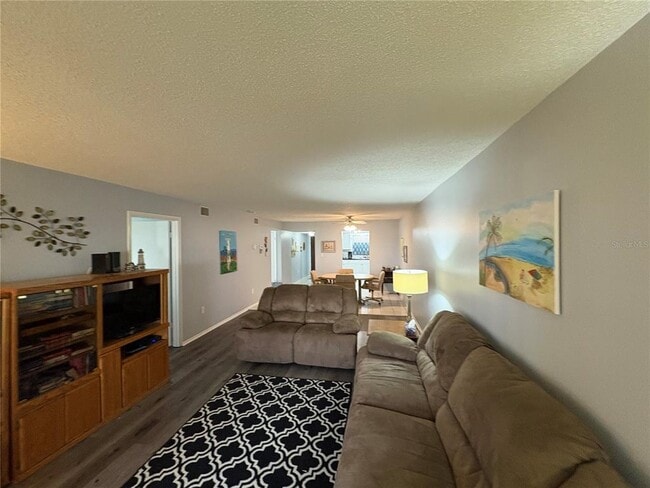 Building Photo - 3064 Lake Bayshore Dr