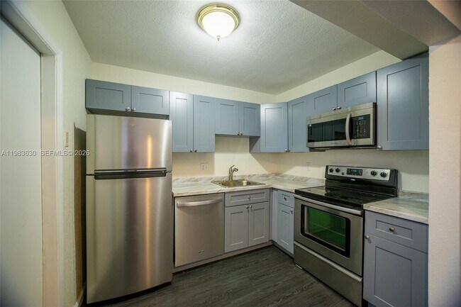 Building Photo - 4803 NW 9th Dr