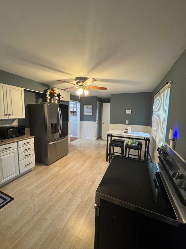 Building Photo - 230 Stonybrook Rd