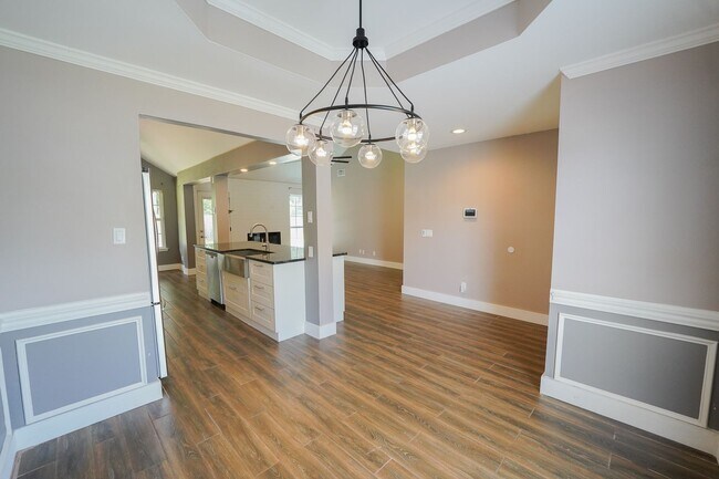 Building Photo - Coming Available!