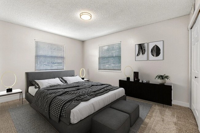 Building Photo - Updated 2 Bed/1 Bath Apartment in Desirable, Quiet Neighborhood