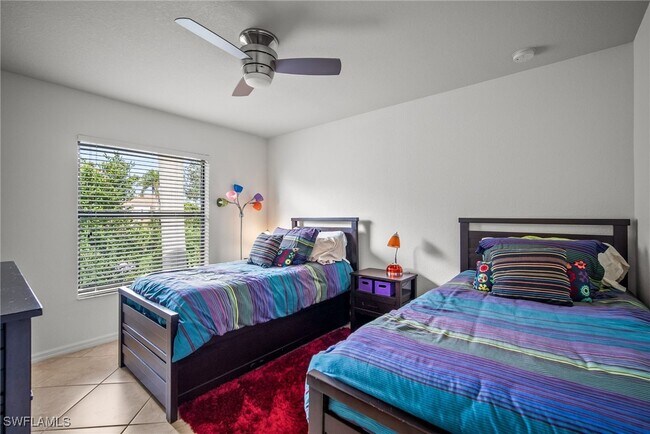 Building Photo - 10020 Siesta Bay Dr