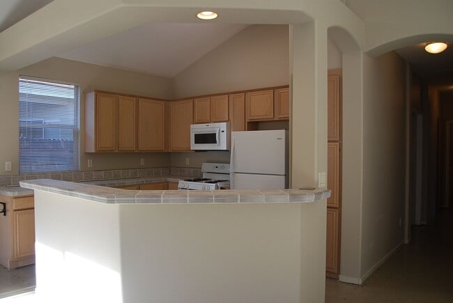 Building Photo - Single-Level Patio Home in Gated South Meadows Community