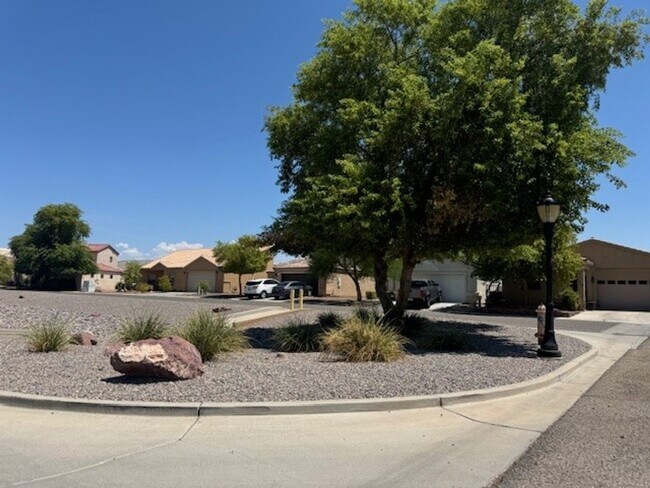 Building Photo - 1 Yr New 3 BR 2BA in Chaparral Terrace w/ ...