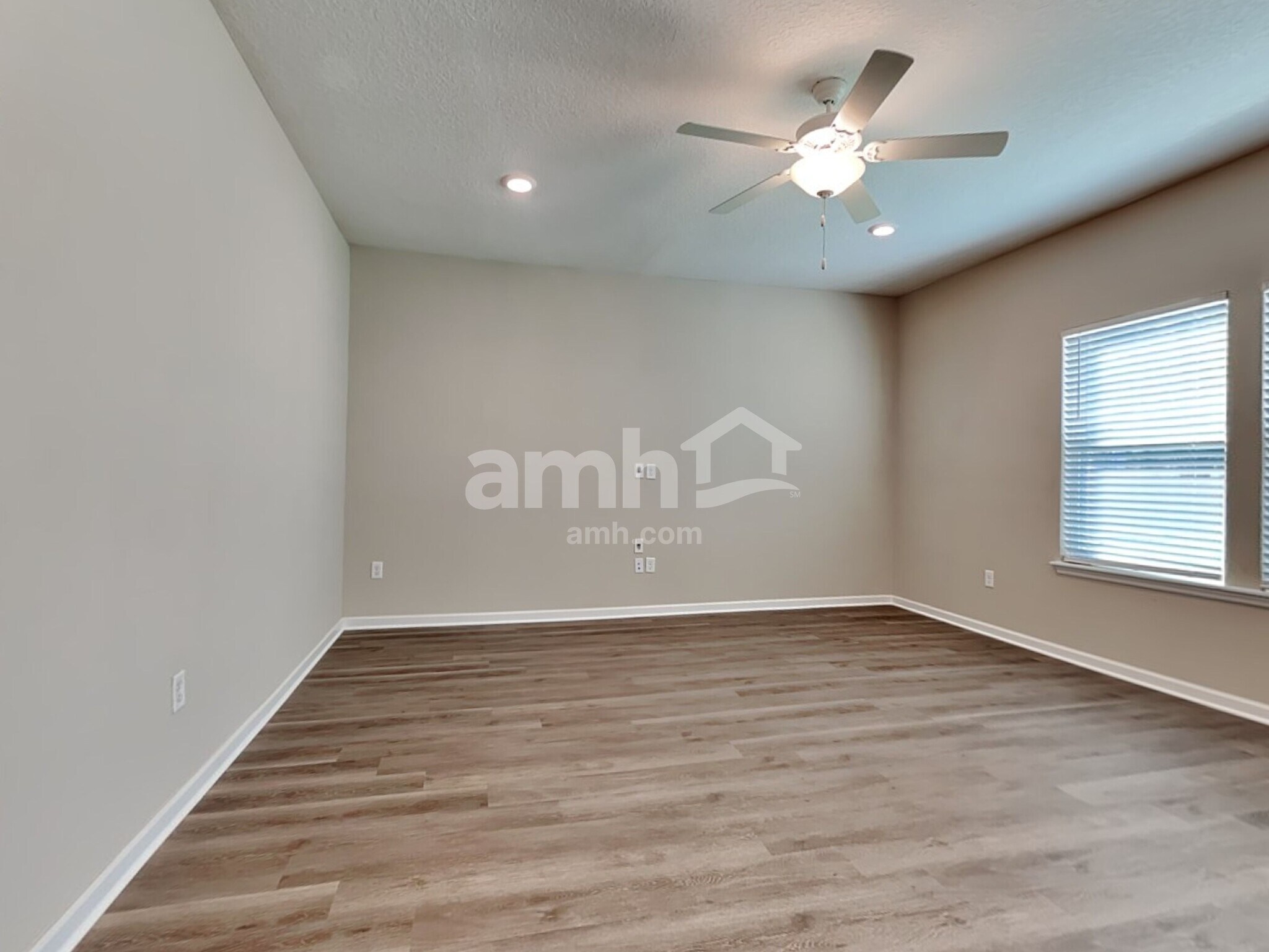 Building Photo - 64 Spruce Point