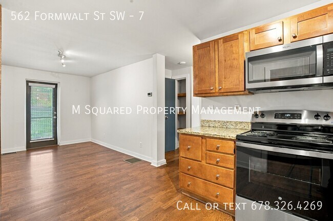 Building Photo - 562 Formwalt St SW