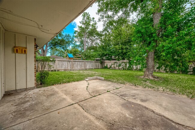 Building Photo - 5711 Braesvalley Dr