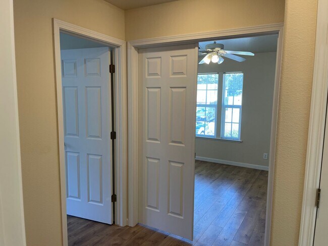 Building Photo - 143 Goldenwest Ct