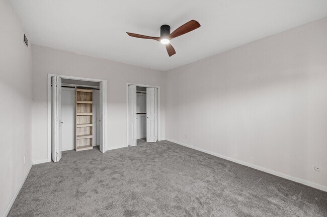 Building Photo - 9009 Richmond Ave.