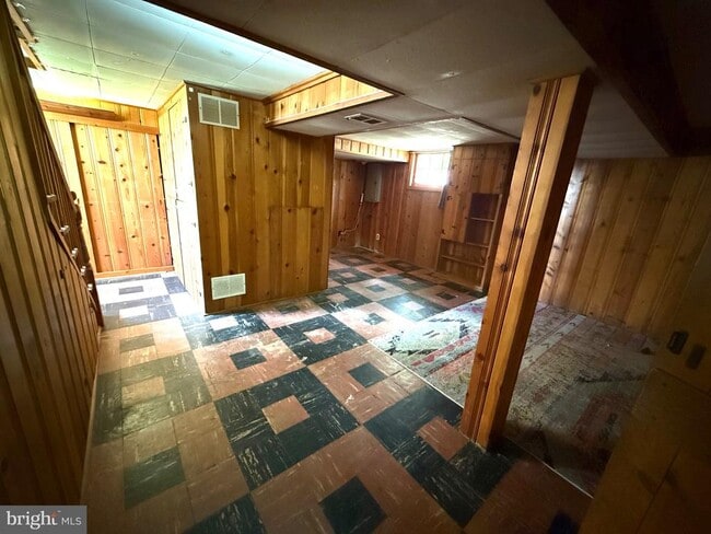 Building Photo - 2115 N Potomac St