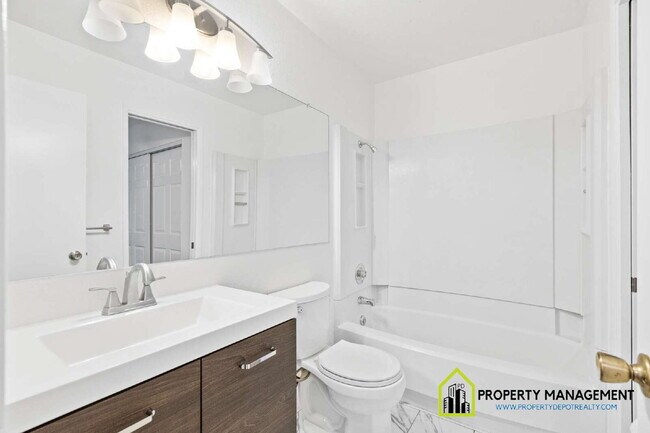 Building Photo - Remodeled Downtown Condo Rental