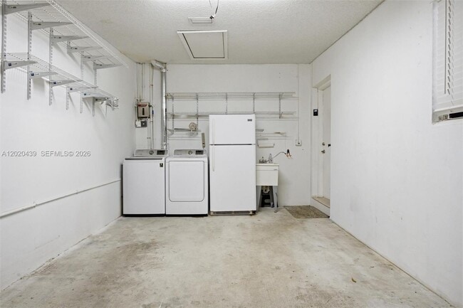 Building Photo - 8555 Ardoch Rd