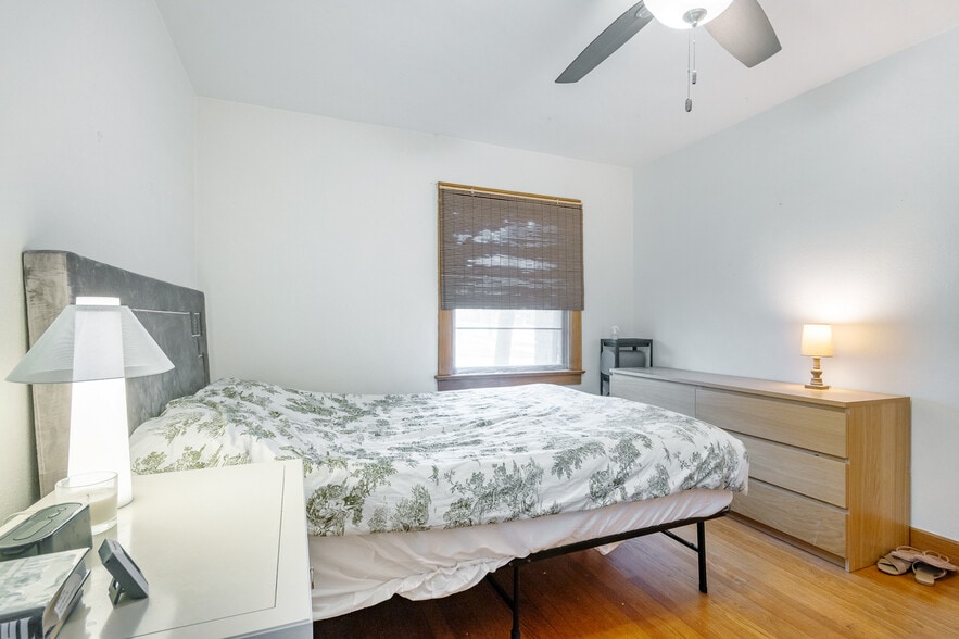 Building Photo - 302 S Brooks St