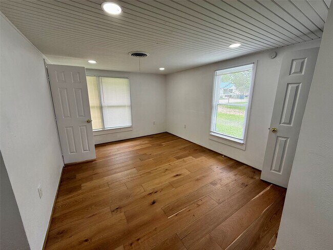 Building Photo - 2727 Old Houston Rd