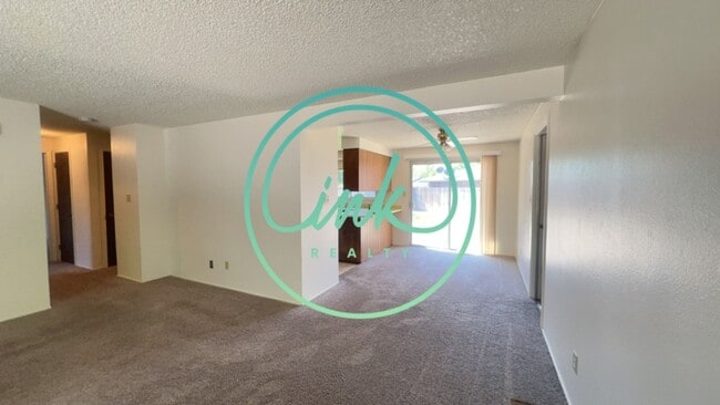 Building Photo - Duplex Unit for Rent in Carson City