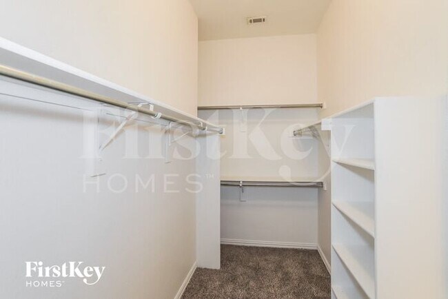 Building Photo - 1234 Shenandoah Dr