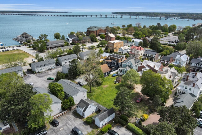 Building Photo - 338 River Walk Dr