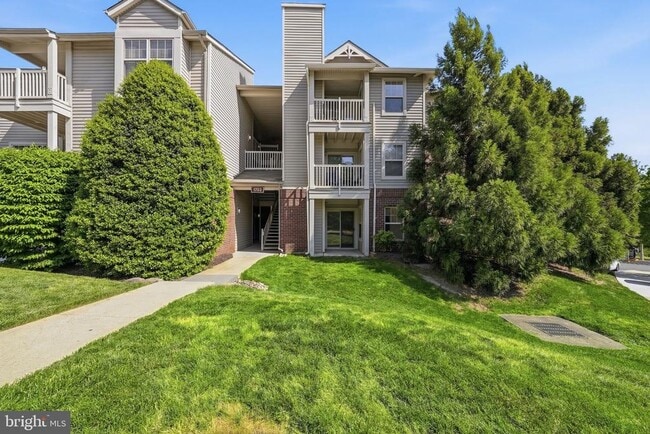 Building Photo - 1703 Ascot Way