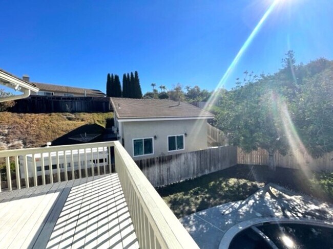 Building Photo - Gorgeous Bonita  home with a pool