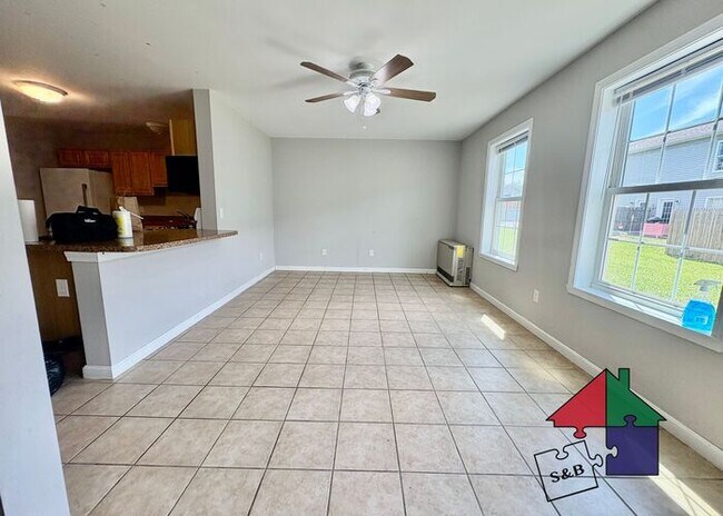 Building Photo - Spacious Milton 3 Bedroom - Pet Friendly!