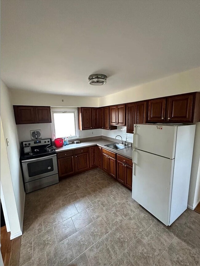 Building Photo - 137 Nassau Blvd