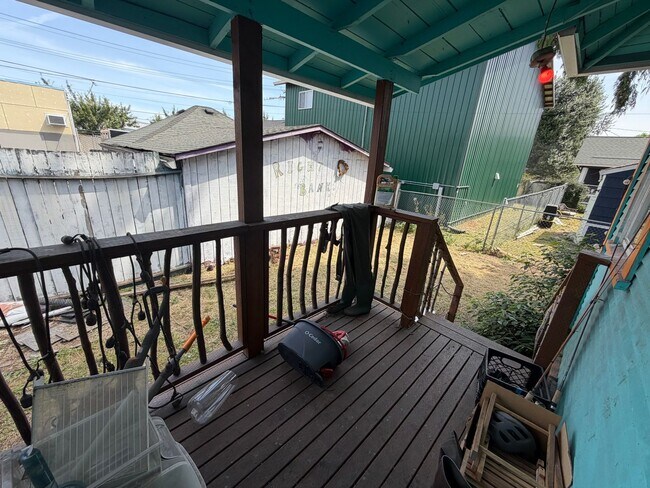 Building Photo - Charming 1,100 Sq Ft 2BR Home in South Park - Prime Seattle Location - Washer/Dryer in Unit!