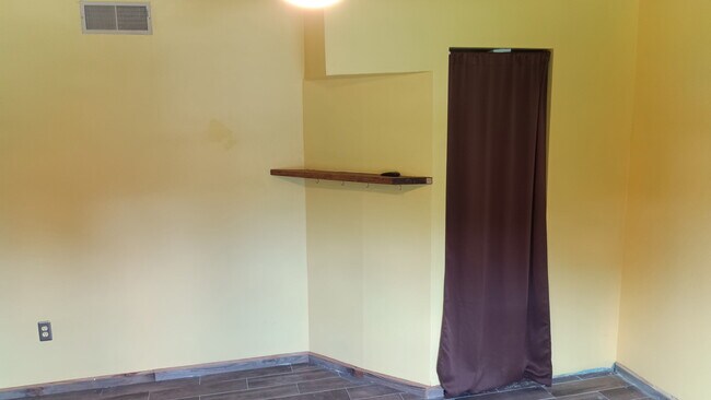 Building Photo - 7819 Peppercorn Ln