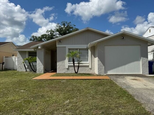 Primary Photo - Freshly Updated Lake?Front Retreat in Desi...