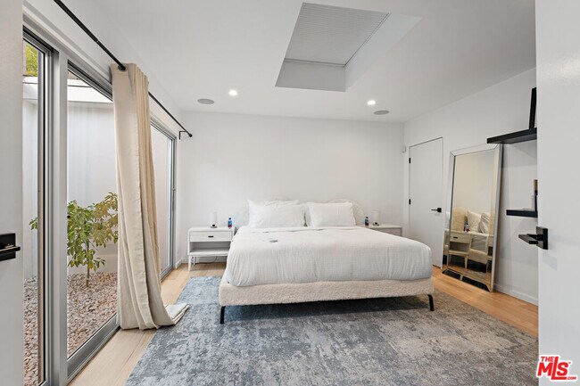 Building Photo - 10134 Angelo View Dr