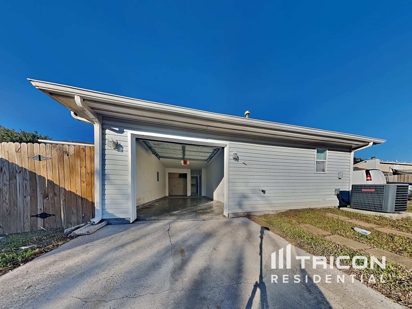 Building Photo - 15608 Martineau St