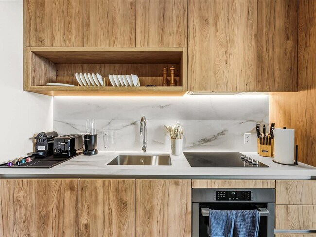 Building Photo - 11 NE 6th St