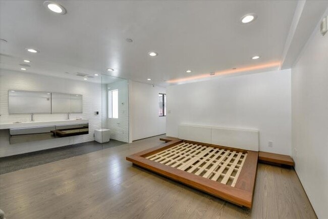 Building Photo - 1 bedroom in San Francisco CA 94103