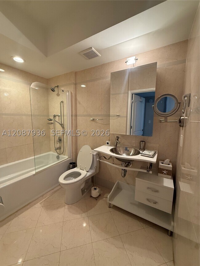 Building Photo - 110 Washington 2614