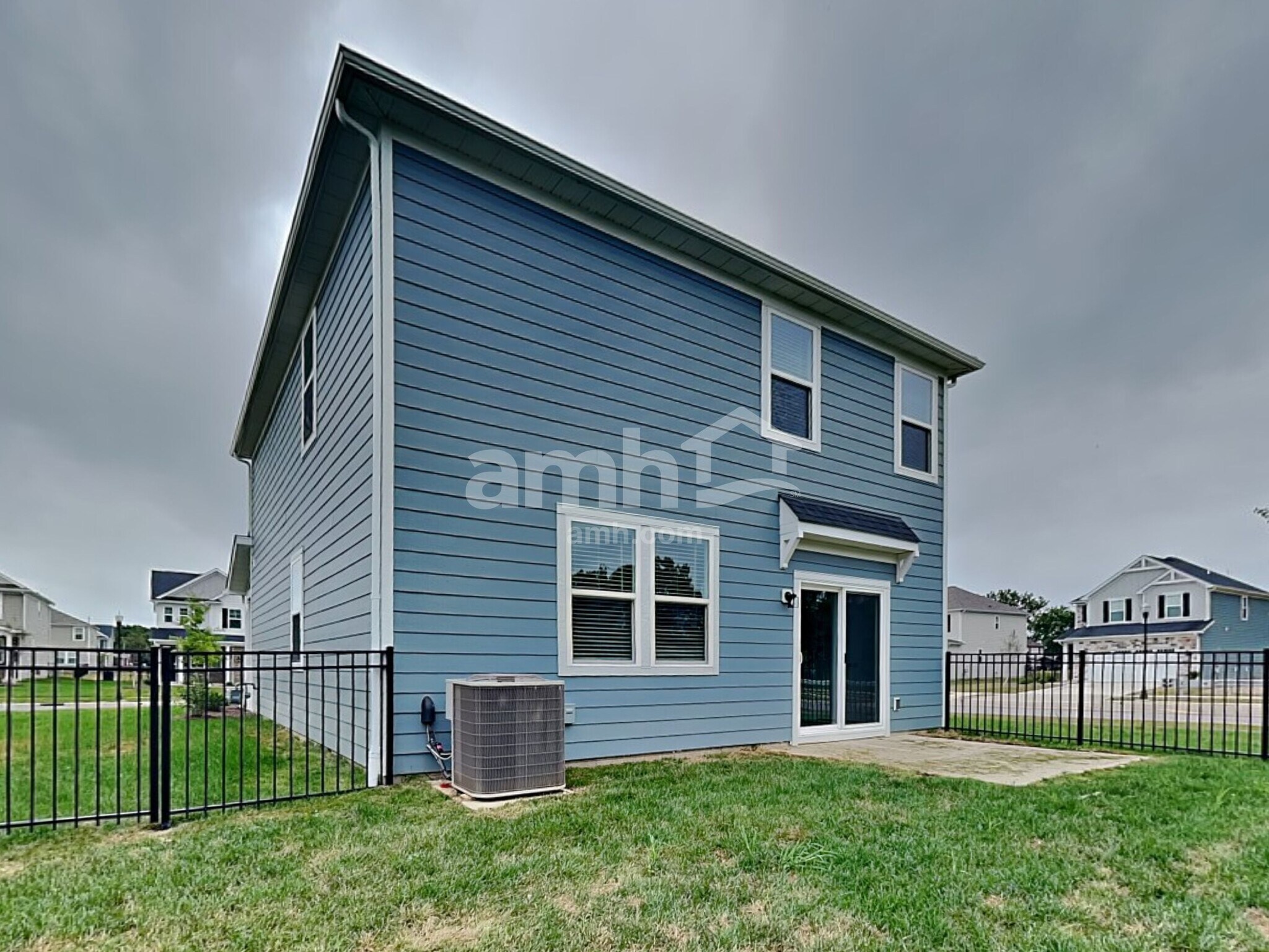 Building Photo - 301 Pne Hl Ct