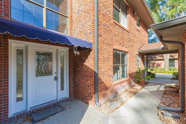 Building Photo - 6545 Brentwood Dr.