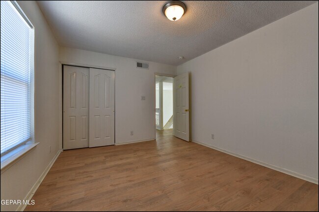 Building Photo - 253 Summerbrooke Ct