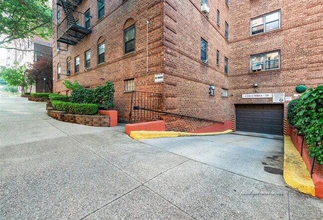 Building Photo - 102-25 67th Rd