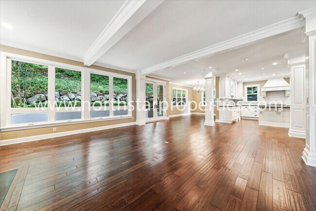 Building Photo - New Exquisitely Designed Dream Home in Lake Oswego.