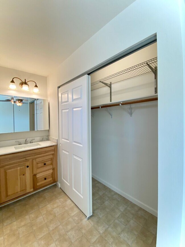 Building Photo - Gorgeous 5-bedroom home located in Fremont! – Huge Backyard!