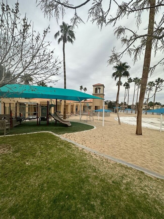 Building Photo - Beautifully Remodeled 1-Bedroom Condo in Desert Shores!