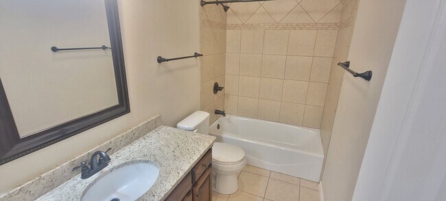 Building Photo - SPECTACULAR NEWER HOME, FIREPLACE, FORMAL ...