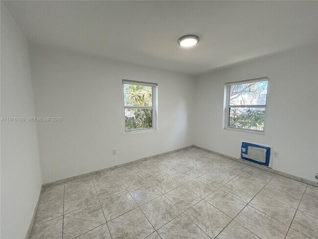 Building Photo - 40 NW 39th St